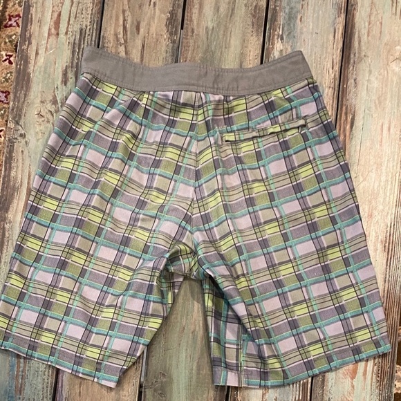 PrAna 30 Boardshorts Mens Gray / Green Plaid Stretch Swim Trunks Surf Logo - Picture 9 of 9